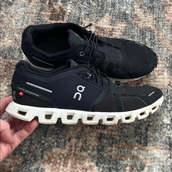 On Cloud 5 Running Womens Black and White Athletic Shoes - Picture 2 of 10